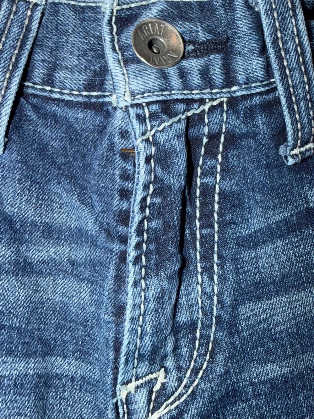 Ariat Slim Straight Men's Jeans in Medium Wash Blue 30X30